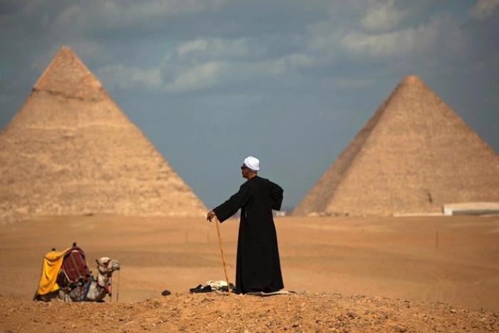 Dalle Piramidi di Giza a Saqqara